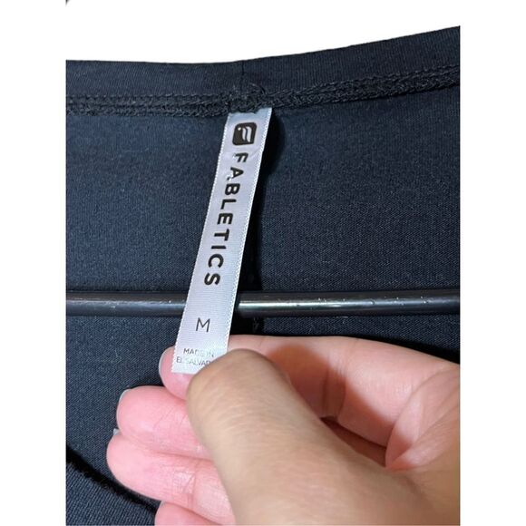 Fabletics Tie Front Athletic Long Sleeve Black T Shirt Size Medium - Picture 4 of 5